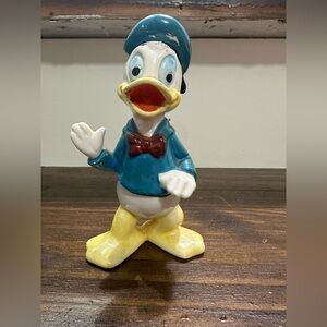 Vintage Donald Duck Ernesco Figurine 5”